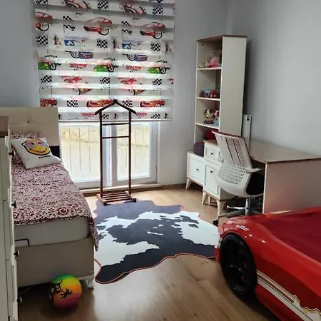 Arya Apartment